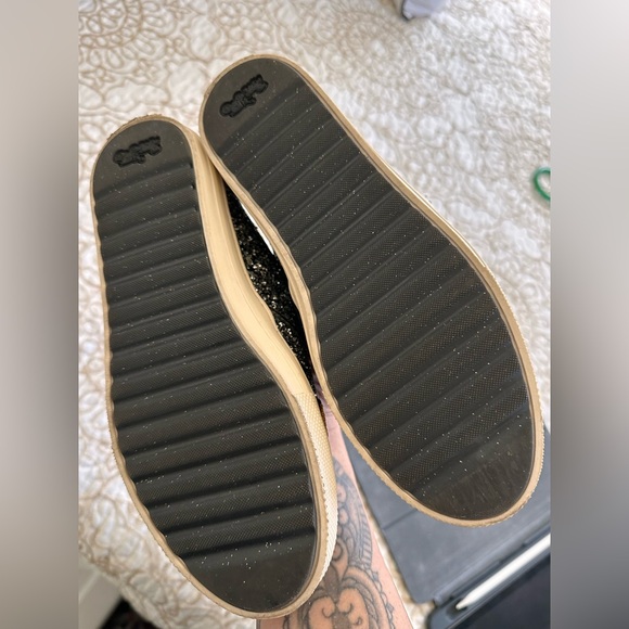 Women’s size 6 coach dreamer shoes. Worn once. - Picture 2 of 8